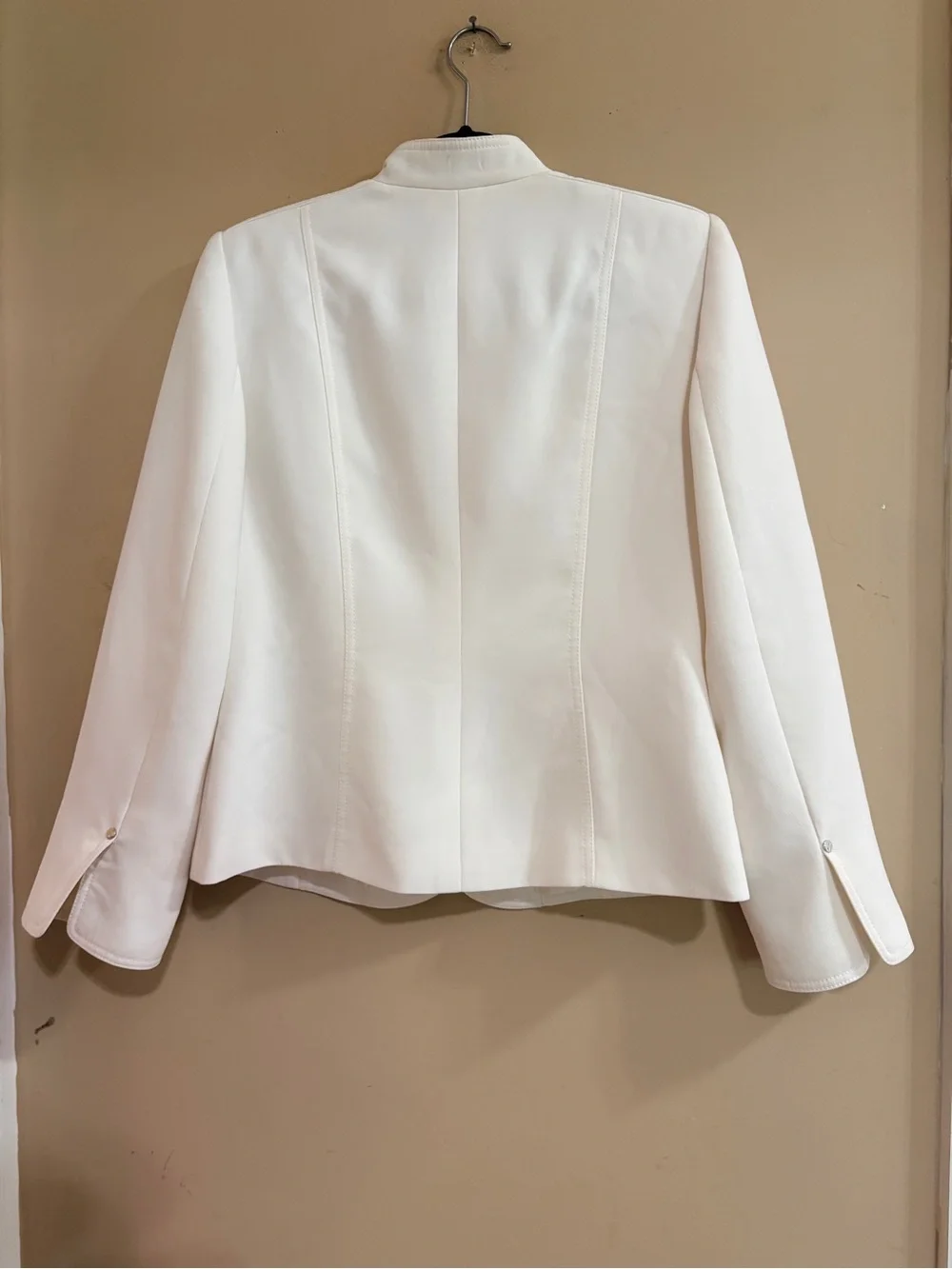 Liz Claiborne Off-White with Silver-Tone Snap Front Structured Jacket 8P